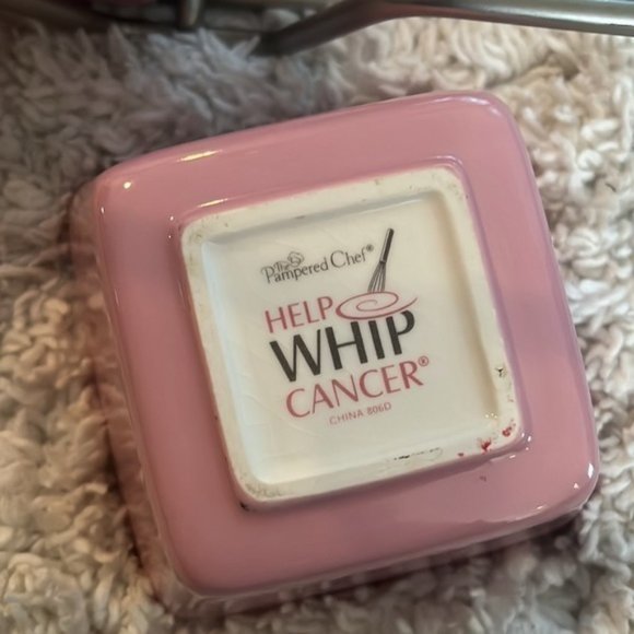 Set of 2 Pampered Chef Help Whip Cancer Square Pink Bowls PLUS Small Bowl Caddy - Picture 6 of 6
